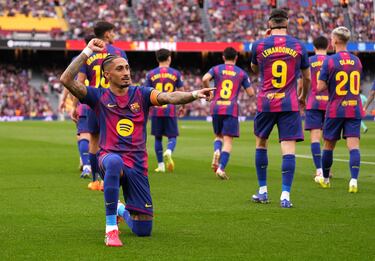 Raphinha stars in statement Barcelona win