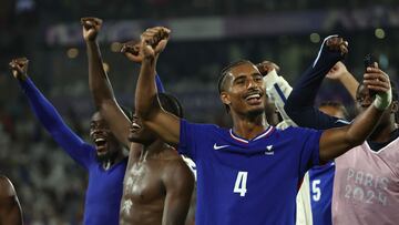 Loic Badé, con la selección olímpica francesa.