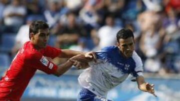 <b>EN EL MERCADO. </b>El Almería quiere al jugador del Tenerife Ricardo León (izquierda).