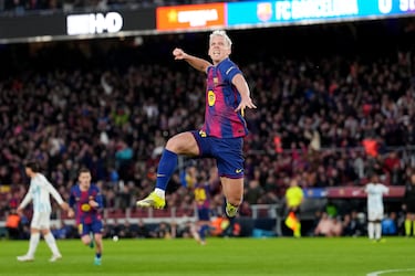 Gran presión de Lamine Yamal, que entorpece el despeje de Carmo, dejando vivo un balón dentro del área, el cual terminó en botas de Dani Olmo, que se sacó un potente derechazo cruzado, imparable para Aarón Escandell.