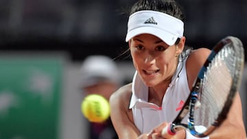 Garbine Muguruza devuelve una bola ante Venus Williams en el torneo de Roma.