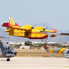 Así es el Canadair CL-215-T, el avión operado por el Ejército del Aire clave en la lucha contra los incendios en España