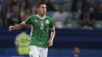 Salcedo ha sido de los más recurrentes en el esquema de Osorio, ya sea como lateral o como central, posición en la que jugó en el último amistoso ante Escocia. 