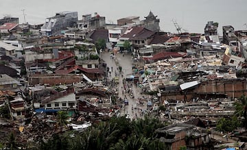 El terremoto de Sumatra fue un sismo que se ubicó frente a la costa occidental del norte de esta isla. Aunque no se produjo en la misma localización, la región aún tenía el recuerdo de la anterior catástrofe ocurrida tan solo tres meses antes en diciembre de 2004. Sin embargo, este no fue tan potente ya que la magnitud que registró fue de 8,6 Mw. 