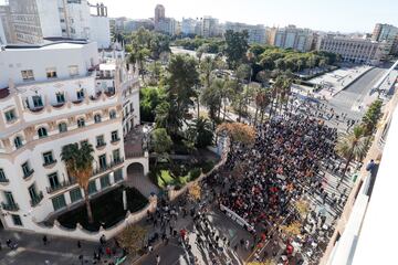 La manifestación de Valencia contra Lim, en imágenes