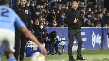 Carcedo durante el partido entre el Ibiza y el Huesca.