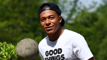 Kylian Mbappe en su llegada a Clairefontaine.