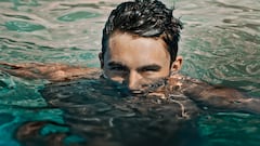 El motivo por el que no te deberías bañar con lentillas en la piscina