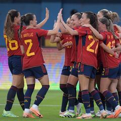 AVILES (ASTURIAS), 29/06/2023.- Las jugadoras de la selección española de fútbol celebran su segundo gol en un partido amistoso entre las selecciones de España y Panamá, este jueves en Avilés (Asturias). EFE/ Eloy Alonso