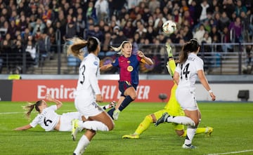 Alexia Putellas anotó de vaselina el 0-4 del Barcelona, a la postre definitivo, en casa del Real Madrid. La de Mollet apuntilló la goleada blaugrana en el Di Stéfano.