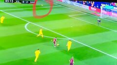 Messi anotó el segundo gol con dos balones en el campo