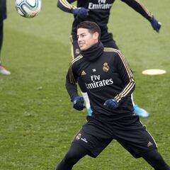 James juega 13' en la Supercopa de España ante el Valencia