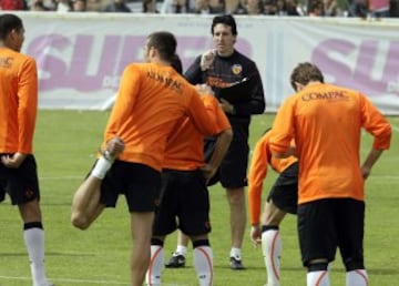 Entren¨® al conjunto ch¨¦ cuatro a?os, de 2008 a 2012. En la temporada 10-11 el Valencia termin¨® tercero en la liga.