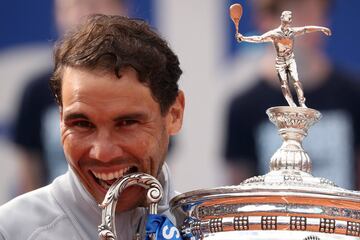 Rafa Nadal ganó al griego Stefanos Tsitsipas por 6-2 y 6-1.