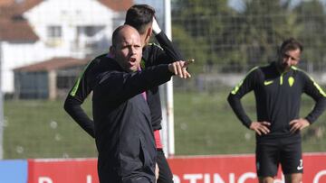 Jos&eacute; Alberto, entrenador del Sporting.