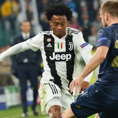 Cuadrado es operado de su rodilla izquierda en Barcelona