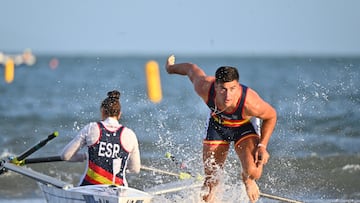 España reina en los Mundiales de beach sprint y remo de mar