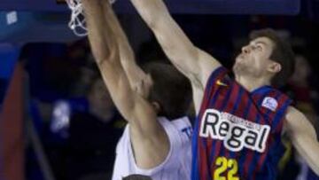 <b>LUCHA EN LOS TABLEROS. </b>Rabaseda frena la acción de Tepic.