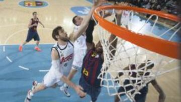 Thomas con Nocioni y Maciulis.