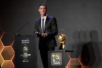 Cristiano Ronaldo tras recibir el trofeo Mejor Jugador del Año 2018.