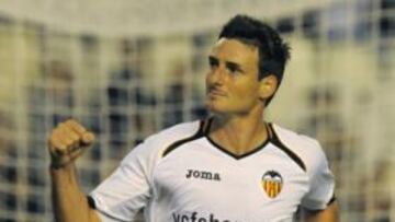 <b>A VUELTAS CON SU SUSTITUTO. </b>El posible adiós de Aduriz, un quebradero de cabeza para los ché.