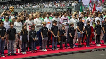 En el México 2017 los pilotos participaron en un amigo invisible con niños.