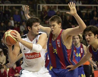 Tras su paso por Lausanne Collegiate School, en Memphis (EE UU), donde fue para acompa?ar los primeros pasos de su hermano Pau en la NBA con los Grizzlies, Marc regres a Espa?a con el Barcelona. En el equipo azulgrana estuvo tres temporadas. Levant una Liga Endesa.