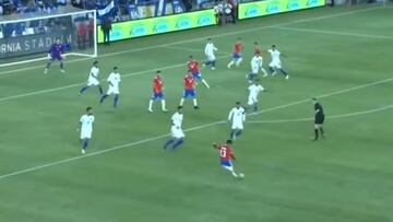 Las maravillosas asistencias de Allende ante El Salvador