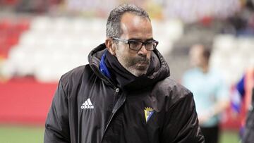 Cervera no da pistas y convoca a todos los disponibles