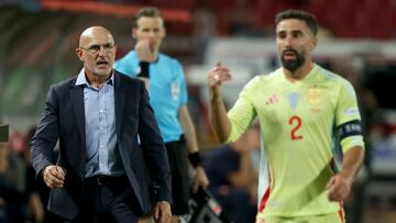 Belgrade (Serbia), 15/04/2020.- Spanish head coach Luis de la Fuente gives instructions as Dani Carvajal (R) of Spain gestures during the UEFA Nations League group D soccer match between Serbia and Spain in Belgrade, Serbia, 05 September 2024. (España, Belgrado) EFE/EPA/ANDREJ CUKIC