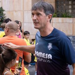 Expectación y aplausos en el arranque de Pacheta de amarillo