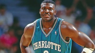Larry Johnson: Uno de los jugadores de NBA que participó en Space Jam, protagonizada por Michael Jordan.