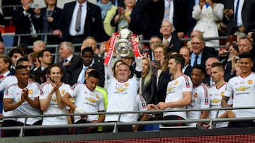 Fue el primer título que los 'Red Devils' consiguieron en la era post Ferguson. Los entonces dirigidos por Louis Van Gaal derrotaron en tiempo extra al Crystal Palace.