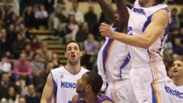 Slauhter, superior bajo el aro