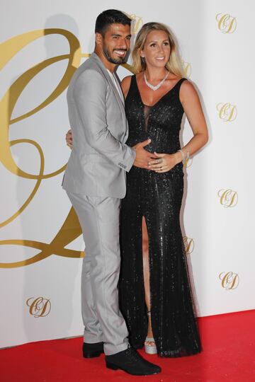 Luis Suárez and wife Sofia Balbi.