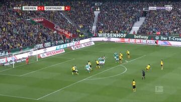 Cada vez va más sobrado en Alemania: vean la falta directa de Paco 'Lionel' Alcácer