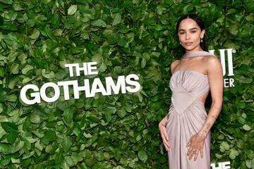 Zoe Kravitz posa en la alfombra roja de los de los Gotham Awards 2024 celebrados en el Cipriani Wall Street de Nueva York.