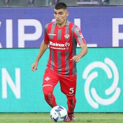 Johan Vásquez, titular con Cremonese dos meses después