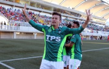 Santiago Wanderers celebró ante La Calera en los últimos minutos. Roberto Gutiérrez fue el salvador de la tarde.