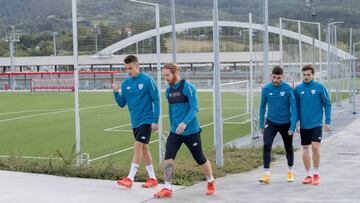 Muniain con Berenguer en su primera sesi&oacute;n en Lezama.