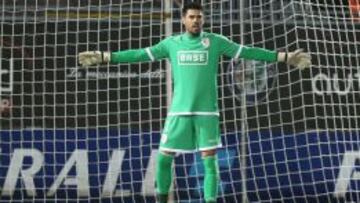 Victor Vald&eacute;s en un partido con el Standard de Lieja.