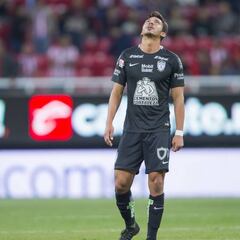 Chivas y Pachuca empatan con polémica de penales