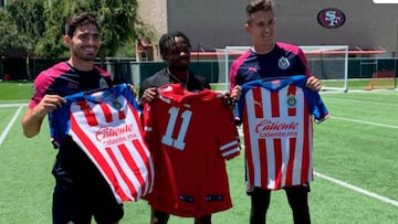 Chivas intercambia jerseys con los 49ers de San Francisco