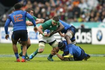 Francia-Irlanda. CJ Stander, Yacouba Camara y Wenceslas Lauret.