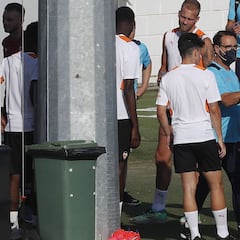 Oliva espera al Valencia; Bordalás, a Omar Alderete