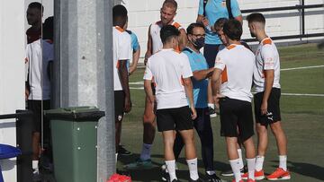 Bordal&aacute;s, en un entrenamiento con el Valencia en Paterna. 