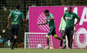 El DT Almirón podrá tener a Vladimir Hernández contra Millonarios.