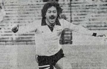El 'Chino' hizo ante la U su último gol por Colo Colo, en un Superclásico que terminó 3-0 para los albos en el Nacional en 1985.
