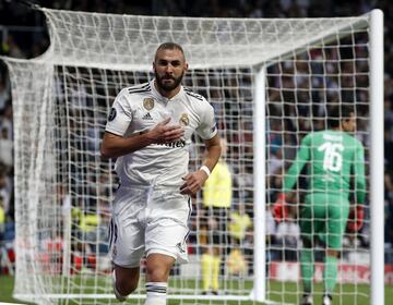 1-0. Karim Benzema celebró el primer gol.