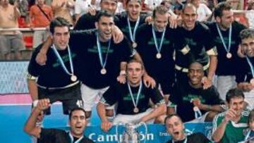 <b>ESPECIAL. </b>El Inter, con la Supercopa 07/08: una edición emotiva tras el fallecimiento de Manolo Saorín.